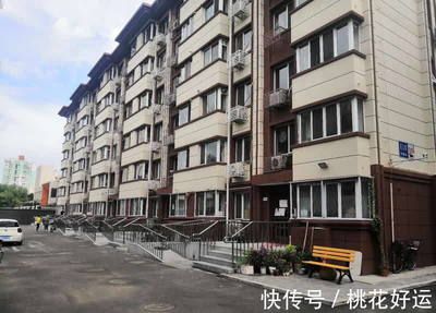 學校操場平面圖簡筆畫大全（在操場平面圖中，如何快速找到籃球場的位置？）