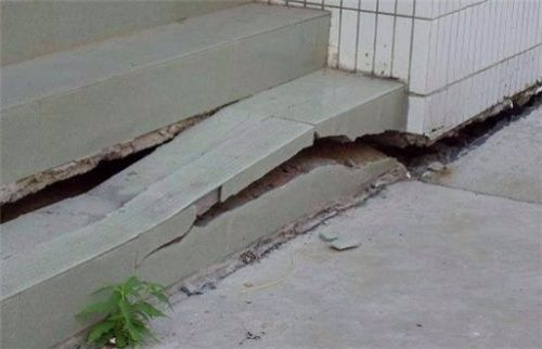 地基下沉房子開裂(地基下沉導致的房子開裂是一個嚴重的問題,需要及時處理) 鋼結構玻璃棧道施工 第4張 地基下沉房子開裂(地基下沉導致的房子開裂是一個嚴重的問題,需要及時處理) 鋼結構玻璃棧道施工 第4張