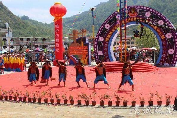 學(xué)校操場(chǎng)平面圖電腦如何設(shè)計(jì)（在設(shè)計(jì)操場(chǎng)平面圖時(shí)需要考慮哪些因素來(lái)確保安全和功能性）