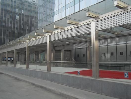 鋼架停車場造價高嗎（鋼架停車場施工周期多長，鋼架停車場與傳統停車場對比） 鋼結構蹦極設計 第1張