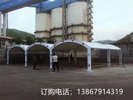 學校操場的平面圖如下兩邊是半圓形中間是長方形（操場上的半圓形和長方形是如何定義的？）