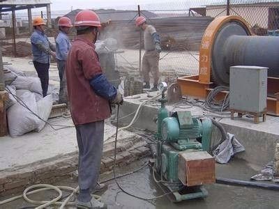 鋼結(jié)構(gòu)廠房跨度30米（鋼結(jié)構(gòu)廠房跨度30米一根梁多重） 鋼結(jié)構(gòu)門式鋼架施工