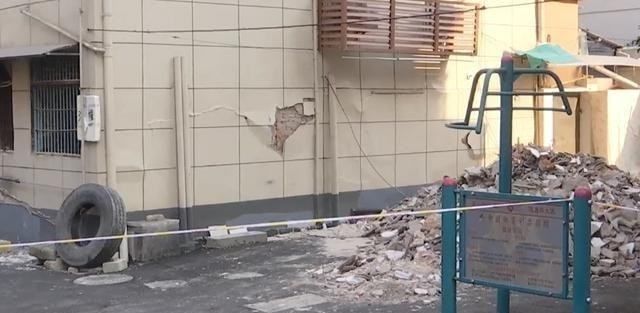承重墻敲掉再裝回去還有用嗎(承重墻拆除后如何加固) 鋼結構鋼結構停車場施工 第1張 承重墻敲掉再裝回去還有用嗎(承重墻拆除后如何加固) 鋼結構鋼結構停車場施工 第1張