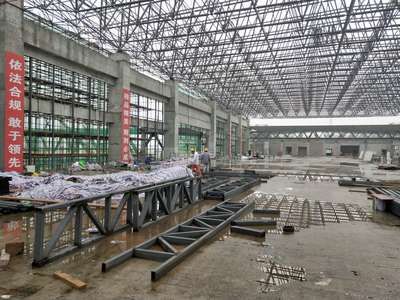 市政道路施工安全標志標牌規范要求（市政道路施工安全標志標牌在設計時需要考慮哪些因素以確保其有效性） 北京鋼結構設計問答