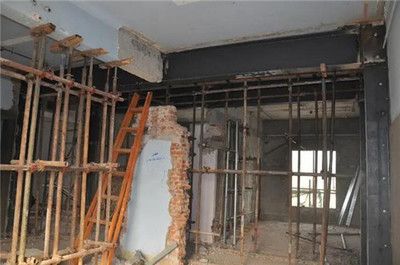 承重墻拆除加固需要報(bào)批建委嗎（承重墻拆除和加固確實(shí)需要經(jīng)過(guò)相關(guān)部門(mén)的批準(zhǔn)流程和批準(zhǔn)）