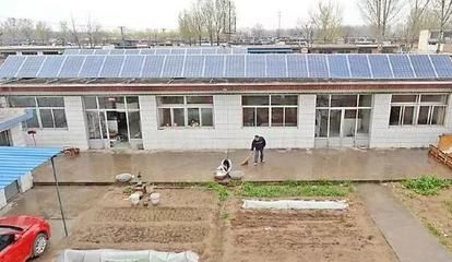 光伏板做屋頂利與弊（光伏板對屋頂的影響）