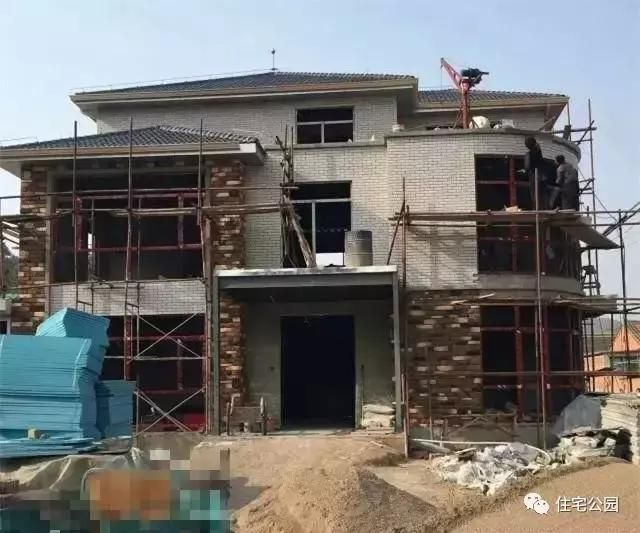 別墅鋼結構屋頂隔熱嗎好嗎(別墅鋼結構屋頂隔熱施工流程鋼結構屋頂隔熱效果案例) 結構橋梁鋼結構施工 第4張 別墅鋼結構屋頂隔熱嗎好嗎(別墅鋼結構屋頂隔熱施工流程鋼結構屋頂隔熱效果案例) 結構橋梁鋼結構施工 第4張