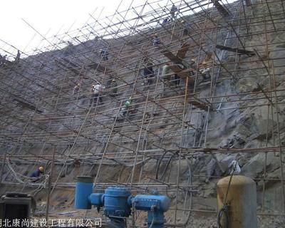 建筑加固施工安全防護措施（建筑加固施工安全防護）