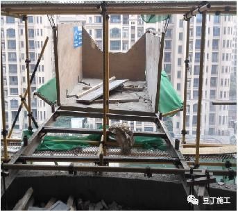 鋼梁加固施工中的安全措施（鋼梁加固:安全、高效、可靠的加固方法）