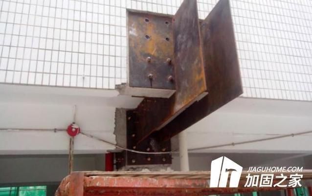 廠房加固采用貼鋼板的優(yōu)勢（電剪或氧氣切割機貼鋼板加固采用貼鋼板加固施工流程）