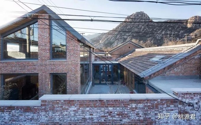 北京紅磚房(北京城郊兵工廠遺址中的紅磚美術館建筑設計賞析) 鋼結構鋼結構螺旋樓梯設計 第2張 北京紅磚房(北京城郊兵工廠遺址中的紅磚美術館建筑設計賞析) 鋼結構鋼結構螺旋樓梯設計 第2張