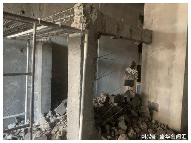 北京承重墻拆除最新政策文件(北京危舊住宅樓拆除重建技術導引發(fā)安全隱患和鄰里糾紛) 結構工業(yè)鋼結構施工 第1張 北京承重墻拆除最新政策文件(北京危舊住宅樓拆除重建技術導引發(fā)安全隱患和鄰里糾紛) 結構工業(yè)鋼結構施工 第1張