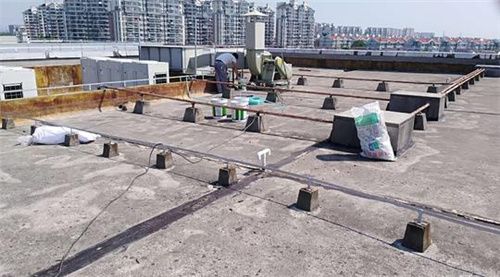 屋面板加固和屋面工程誰先誰后(屋面板加固和屋面工程的順序) 鋼結構玻璃棧道施工 第4張 屋面板加固和屋面工程誰先誰后(屋面板加固和屋面工程的順序) 鋼結構玻璃棧道施工 第4張