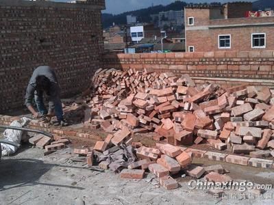 拆除一平方米磚混結(jié)構(gòu)建筑有多少噸(拆除一平方米磚混結(jié)構(gòu)建筑垃圾量和磚渣重量有一定的差異) 建筑施工圖施工 第1張 拆除一平方米磚混結(jié)構(gòu)建筑有多少噸(拆除一平方米磚混結(jié)構(gòu)建筑垃圾量和磚渣重量有一定的差異) 建筑施工圖施工 第1張