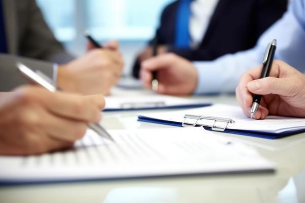 企業如何制定應對法規策略，企業應對法規策略制定